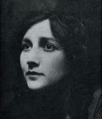 MF MoPicMag Pic excrpt 03 thmb