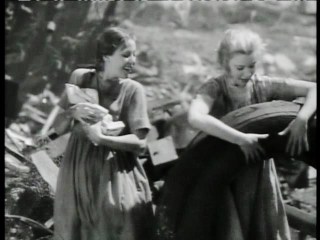 Loretta Young, Una Merkel, "Midnight Mary" (MGM, 1933, dir. William A. Wellman). PDVD_069