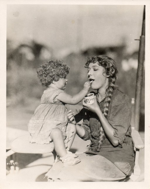 Mary Pickford and Mary Louise Miller, "Sparrows" (1926) publicity photo. MPimg009