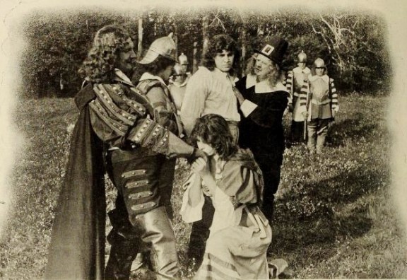 Curfew pic reellife 11221913