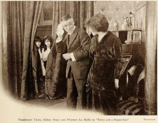 Twins pic reellife 01311914